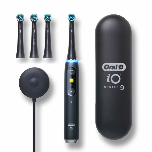 Toothbrush set by Oral B